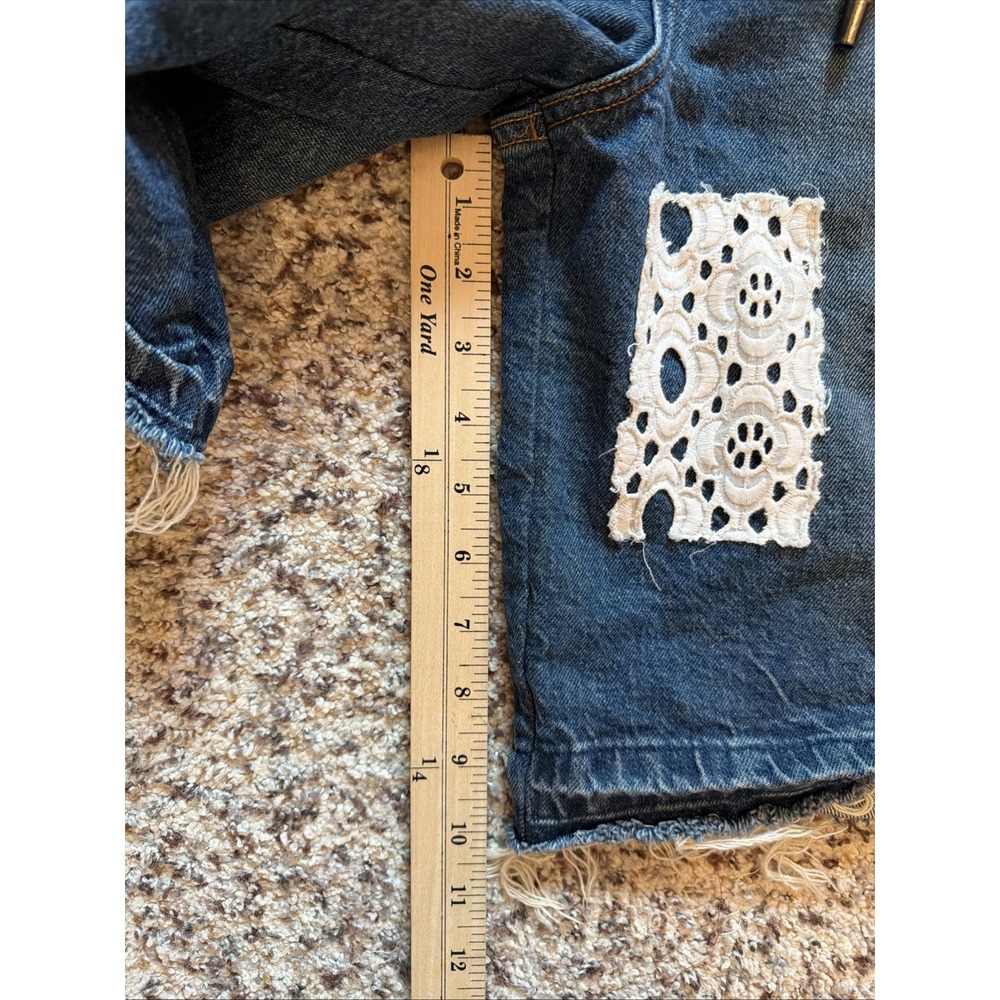 Pilcro Patchwork Shorts Women's  Sz 31 Patchwork Denim Bermuda Shorts Pre-Owned - Picture 6 of 9